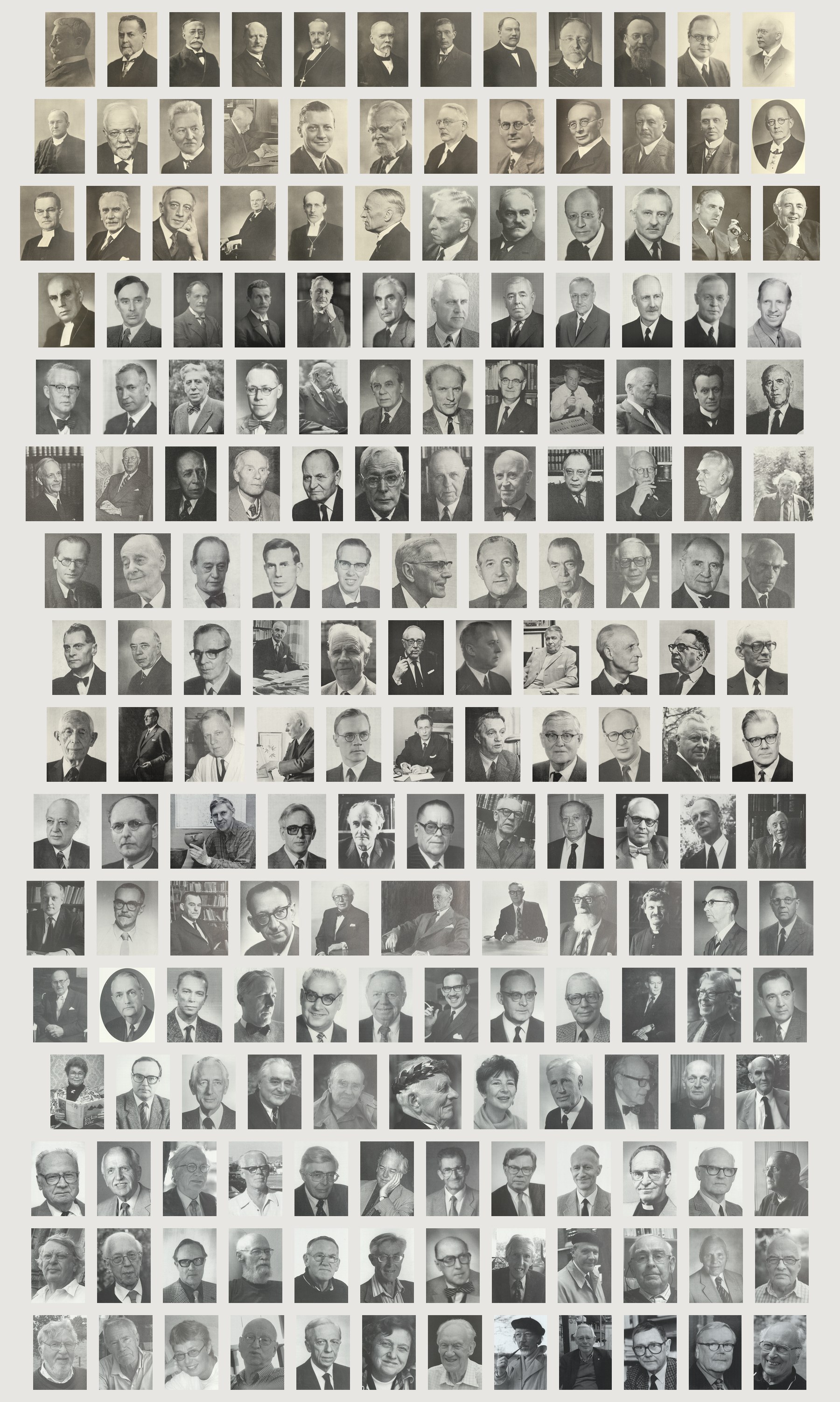 Collage di 186 ritratti fotografici tratti dai necrologi dei soci scomparsi, ordinati per anno di morte dal 1933 in alto a sinistra al 2020 in basso